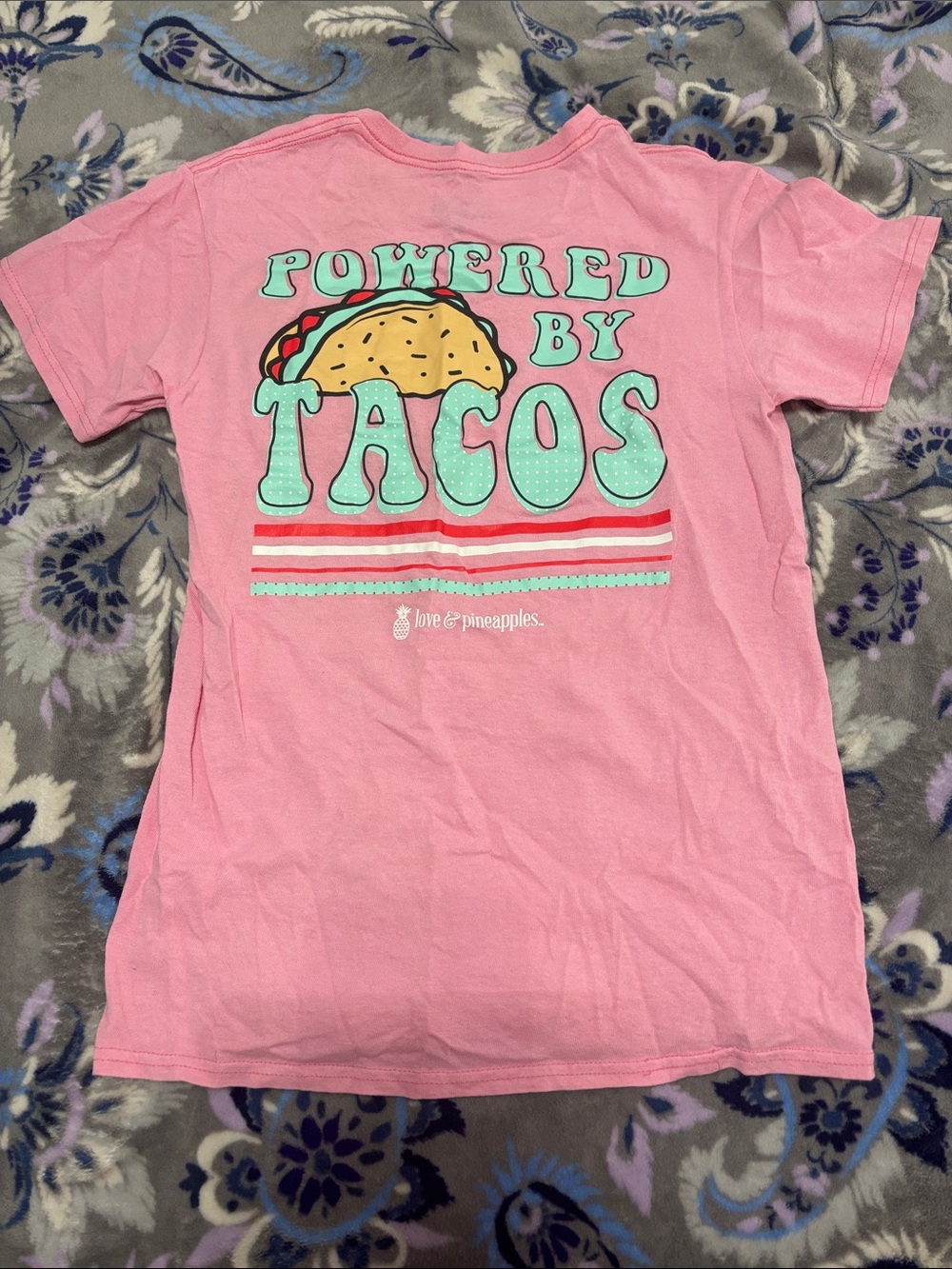 Love & pineapples T-shirt